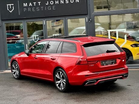 Volvo V60 RECHARGE T6 R-DESIGN AWD 2