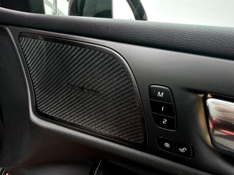 Volvo V60 RECHARGE T6 R-DESIGN AWD 37