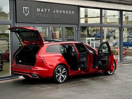 Volvo V60 RECHARGE T6 R-DESIGN AWD 63