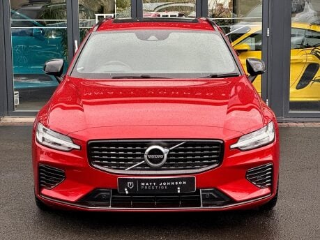 Volvo V60 RECHARGE T6 R-DESIGN AWD 18