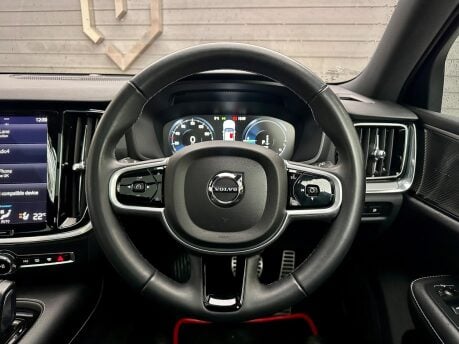 Volvo V60 RECHARGE T6 R-DESIGN AWD 55