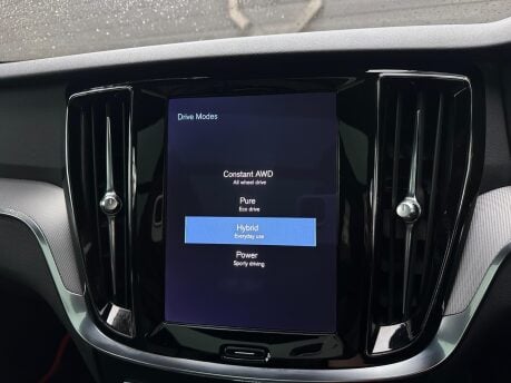 Volvo V60 RECHARGE T6 R-DESIGN AWD 46