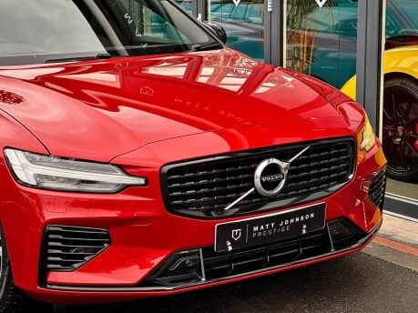 Volvo V60 RECHARGE T6 R-DESIGN AWD 69