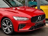 Volvo V60 RECHARGE T6 R-DESIGN AWD 16