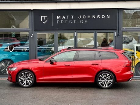 Volvo V60 RECHARGE T6 R-DESIGN AWD 25