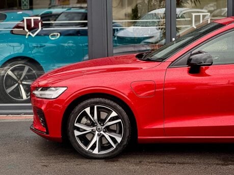 Volvo V60 RECHARGE T6 R-DESIGN AWD 39
