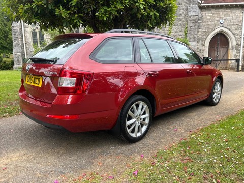 Skoda Octavia ELEGANCE TSI DSG 17