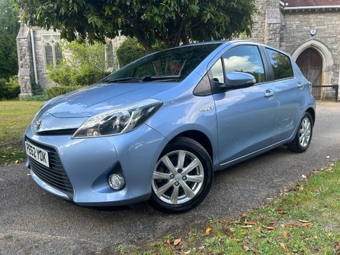 Toyota Yaris T4 HYBRID 14