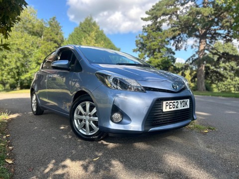 Toyota Yaris T4 HYBRID 41