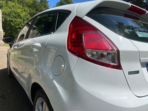 Ford Fiesta ZETEC 32