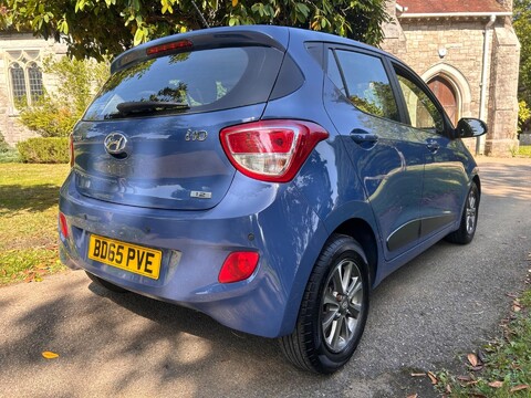 Hyundai i10 PREMIUM 17