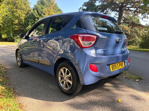 Hyundai i10 PREMIUM 21