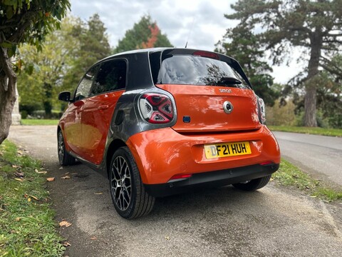 Smart Forfour 17.6kWh Exclusive Auto 5dr (22kW Charger) 2