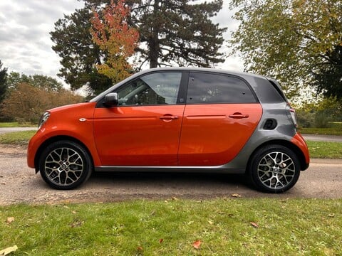 Smart Forfour 17.6kWh Exclusive Auto 5dr (22kW Charger) 18