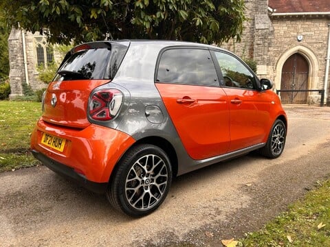 Smart Forfour 17.6kWh Exclusive Auto 5dr (22kW Charger) 19