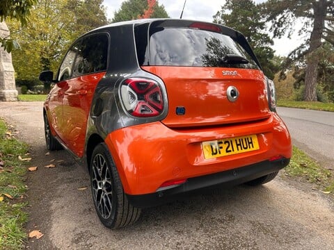 Smart Forfour 17.6kWh Exclusive Auto 5dr (22kW Charger) 23