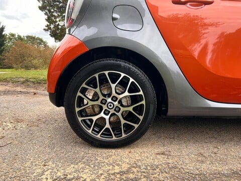 Smart Forfour 17.6kWh Exclusive Auto 5dr (22kW Charger) 37