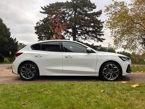 Ford Focus ST-LINE VIGNALE MHEV 18