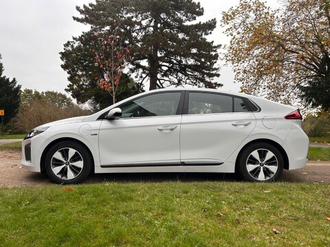 Hyundai IONIQ PREMIUM 19