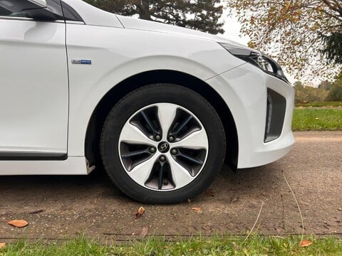 Hyundai IONIQ PREMIUM 47