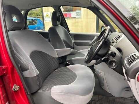 Citroen Xsara Picasso DESIRE 16V 9