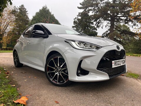 Toyota Yaris GR SPORT 12