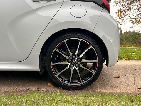 Toyota Yaris GR SPORT 42