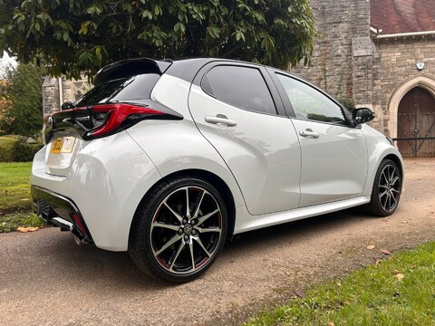 Toyota Yaris GR SPORT 19