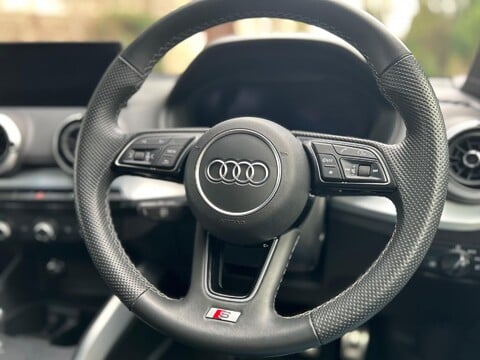 Audi Q2 TFSI S LINE 37