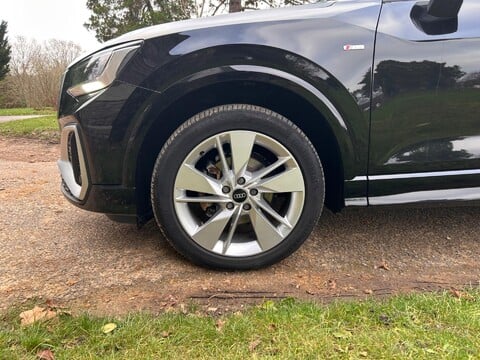 Audi Q2 TFSI S LINE 45