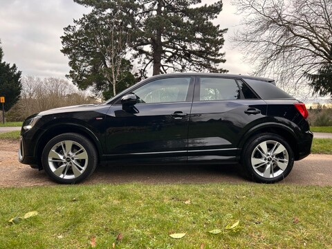Audi Q2 TFSI S LINE 17