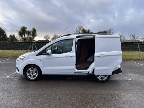 Ford Transit Courier LIMITED 15