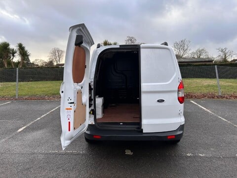 Ford Transit Courier LIMITED 20