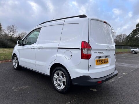 Ford Transit Courier LIMITED 24