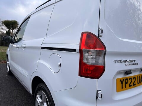 Ford Transit Courier LIMITED 42