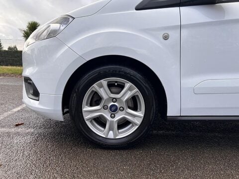 Ford Transit Courier LIMITED 38