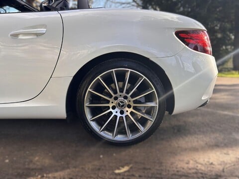 Mercedes-Benz SLC SLC 180 AMG LINE 42