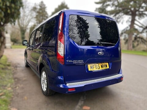 Ford Grand Tourneo Connect ZETEC TDCI 19