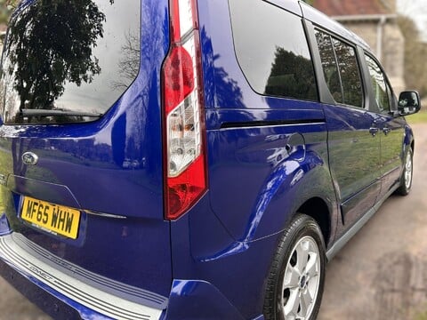 Ford Grand Tourneo Connect ZETEC TDCI 38