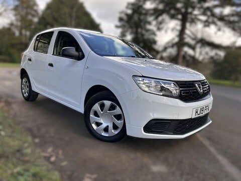 Dacia Sandero ESSENTIAL SCE 10