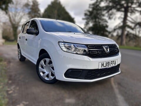 Dacia Sandero ESSENTIAL SCE 11