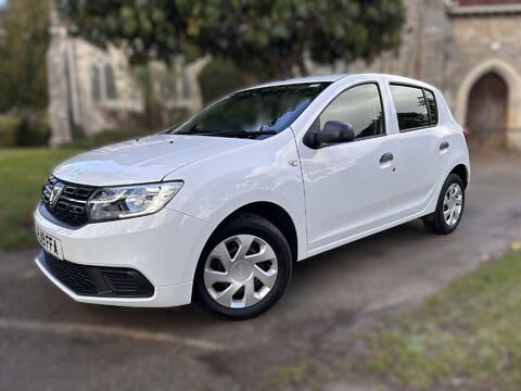 Dacia Sandero ESSENTIAL SCE 14