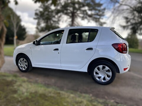 Dacia Sandero ESSENTIAL SCE 16