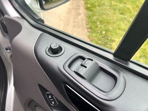Ford Transit Custom 280 LIMITED P/V ECOBLUE 36