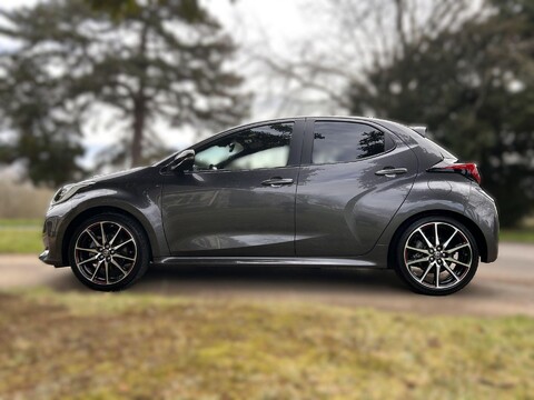 Toyota Yaris GR SPORT 18