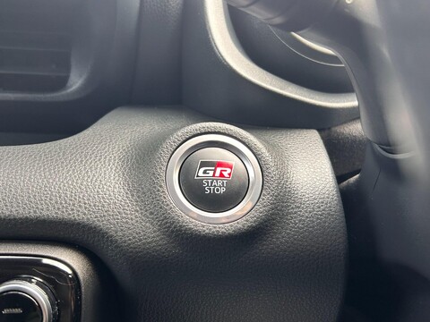 Toyota Yaris GR SPORT 34