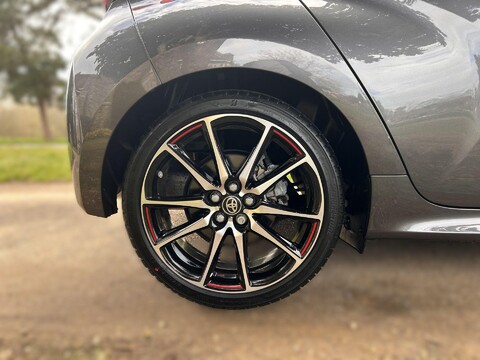 Toyota Yaris GR SPORT 37