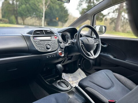 Honda Jazz I-VTEC ES PLUS 7