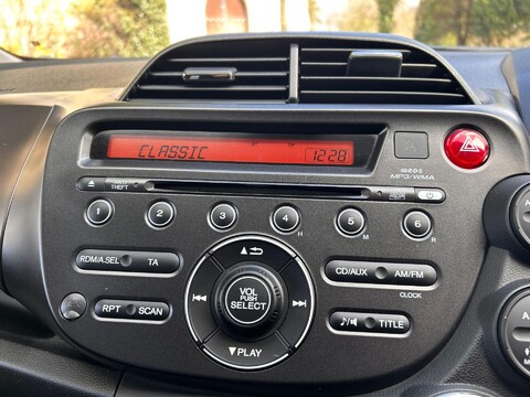 Honda Jazz I-VTEC ES PLUS 26