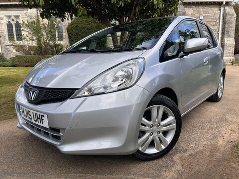 Honda Jazz I-VTEC ES PLUS 12